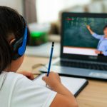 3 dispositivos electrónicos que debes regalar a tu hijo para facilitar la educación a distancia